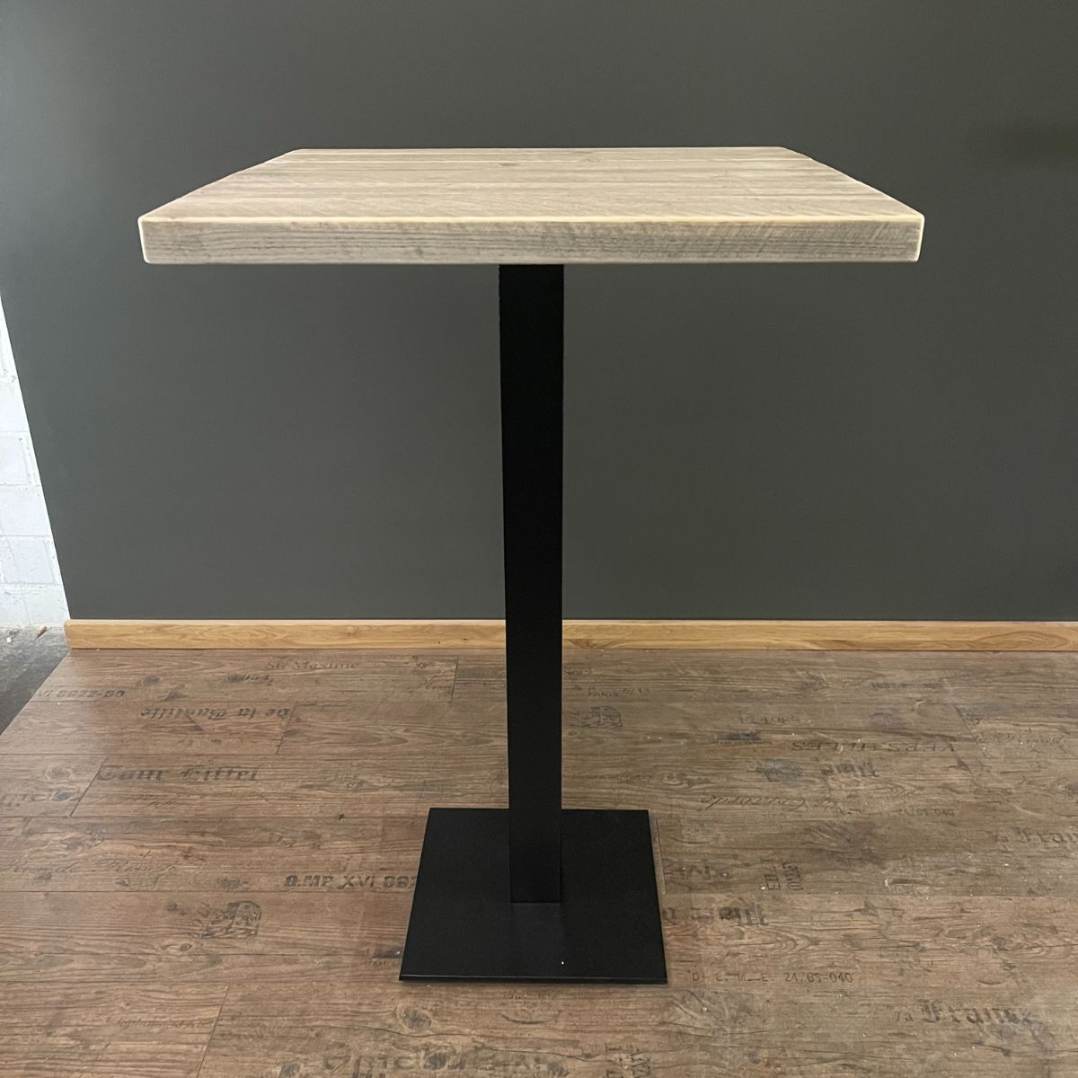 Bauholz Hochtisch, Vollmetallgestell