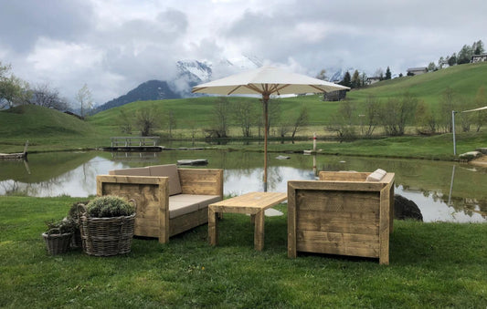 Lounge Sofa, Kantholzrahmen