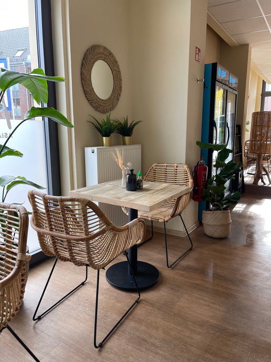 Bauholz Tisch, Vollmetallgestell