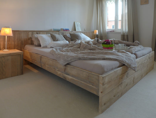 Bauholz Bett, klassisch