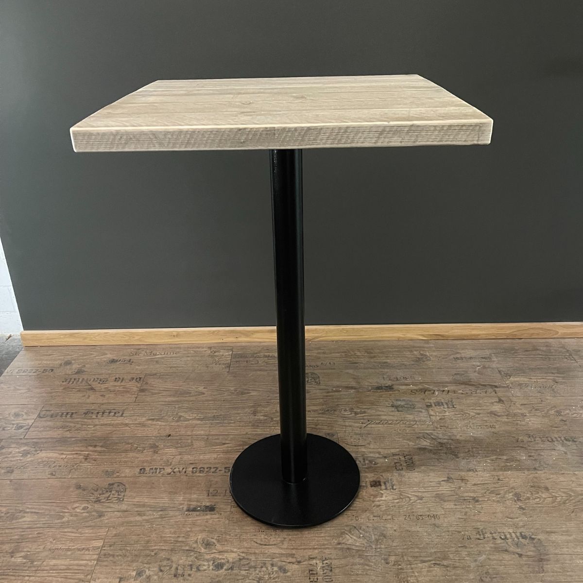 Bauholz Hochtisch, Vollmetallgestell